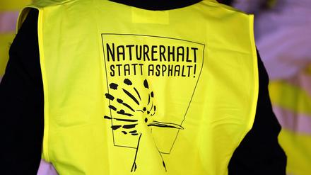 Eine Bürgerinitiative engagiert sich gegen den Bau der Raststätte. 