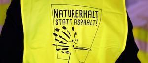 Eine Bürgerinitiative engagiert sich gegen den Bau der Raststätte.