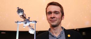 Das Online-Ferienprogramm des Urania-Planetariums bringt Kindern den Weltraum nahe. Hier zu sehen: Chef Simon Plate.