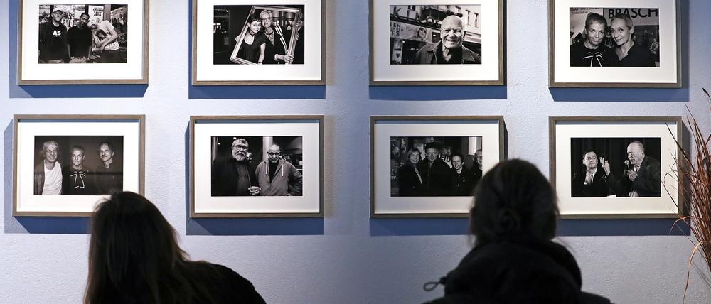 50 Bilder aus der jüngeren und älteren Geschichte des Babelsberger Thalia-Kinos zieren ab sofort die Wände es Kino-Lokals "Konsum".