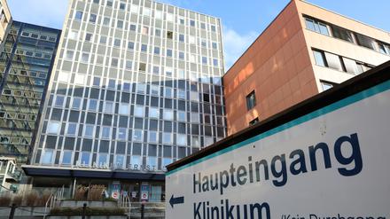 Haupteingang des Klinikums Ernst von Bergmann in Potsdam