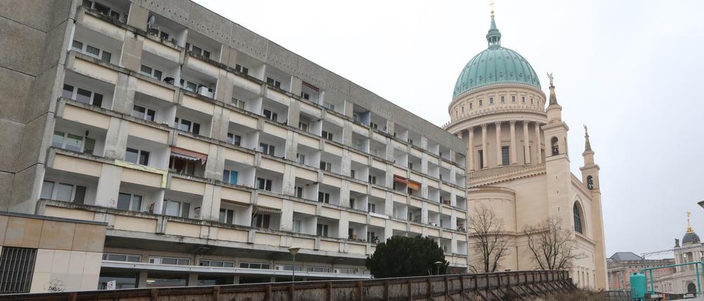 Noch steht der Staudenhof-Wohnblock in Potsdams Mitte.