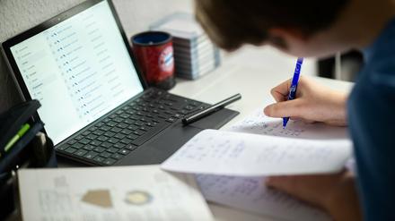 Der Digitalunterricht an Schulen hat auch Tücken (Symbolbild)
