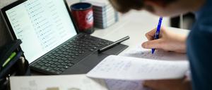 Der Digitalunterricht an Schulen hat auch Tücken (Symbolbild)