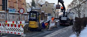 Arbeiten an der Behebung eines Wasserrohrbruchs in der Behlertstraße.