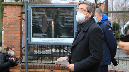 Der Gedenkort vor der Kirche St. Peter und Paul wurde im Beisein von Oberbürgermeister Mike Schubert eingeweiht.