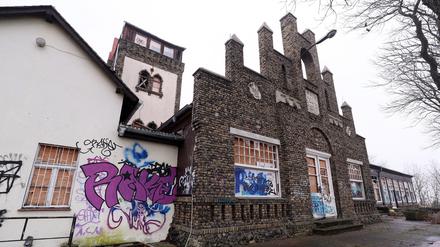 Verfallen, beschmiert, heruntergekommen: Die Friedrichshöhe in Werder (Havel) im Jahr 2021.