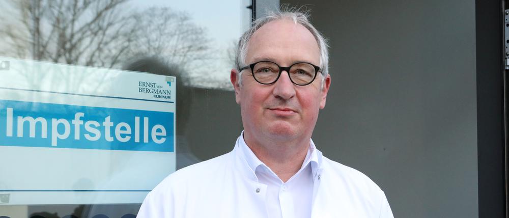 Tillmann Schumacher, Oberarzt der Infektiologie am städtischen Bergmann-Klinikum.