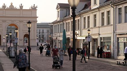 Noch sind viele Geschäfte in der Potsdamer Innenstadt geschlossen.