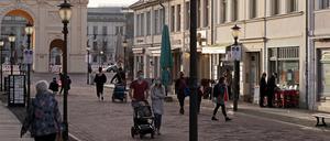 Noch sind viele Geschäfte in der Potsdamer Innenstadt geschlossen.
