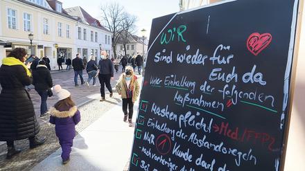 Der erste Tag der Lockerungen im Einzelhandel sorgte wohl auch wegen des sonnigen Wetters für eine volle Innenstadt.