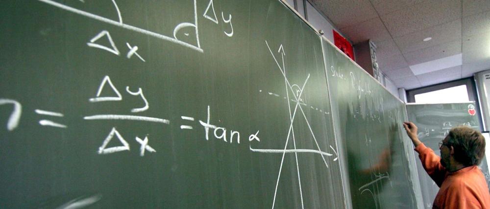 Unterricht in einem Gymnasium (Symbolbild)