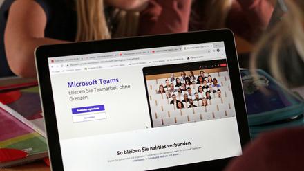 Die Landesdatenschutzbeauftragte hat die Nutzung von MS Teams im Homeschooling für unzulässig erklärt. 