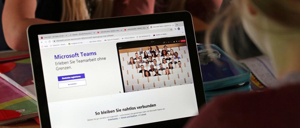 Die Landesdatenschutzbeauftragte hat die Nutzung von MS Teams im Homeschooling für unzulässig erklärt.