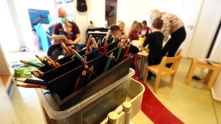Das Infektionsrisiko für Erzieher ist laut AOK-Studie hoch. 