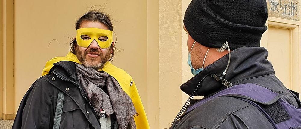 Der Berliner DJ Michael B. alias "Captain Future" zog am Samstag mit 50 Gefolgsleuten durch Potsdam.