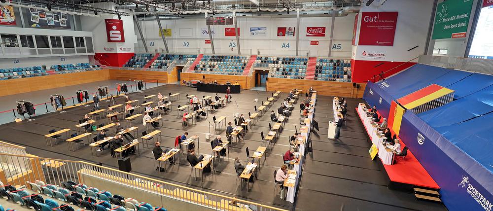 Potsdams Stadtverordnetenversammlung in der MBS-Arena
