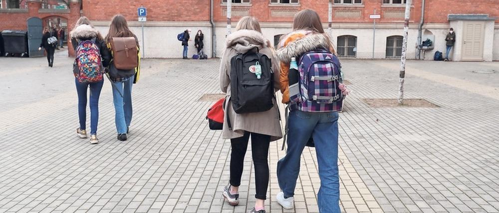 Die Präsenzpflicht für Schüler:innen ist bis zu den Osterferien ausgesetzt. Viele Kinder und Jugendliche besuchten am Montag jedoch ihre Klassen, wie eine PNN-Umfrage ergab. 