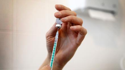In Brandenburg sind fast 350.000 Menschen gegen Corona geimpft worden.