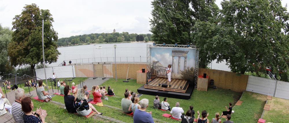 "Jetzt sind wir dran", so hieß im August 2020 die Open-Air-Eröffnung des Hans Otto Theaters. Das wäre im momentan nicht erlaubt.