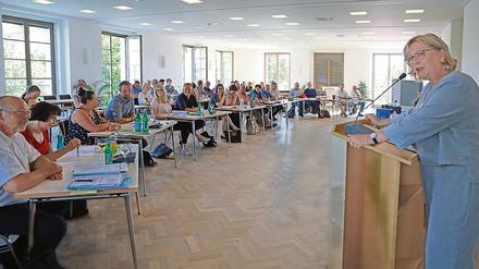 Zwar sitzt man auch in Werder nicht mehr so eng wie 2019. Doch Präsenztreffen gibt es weiter.