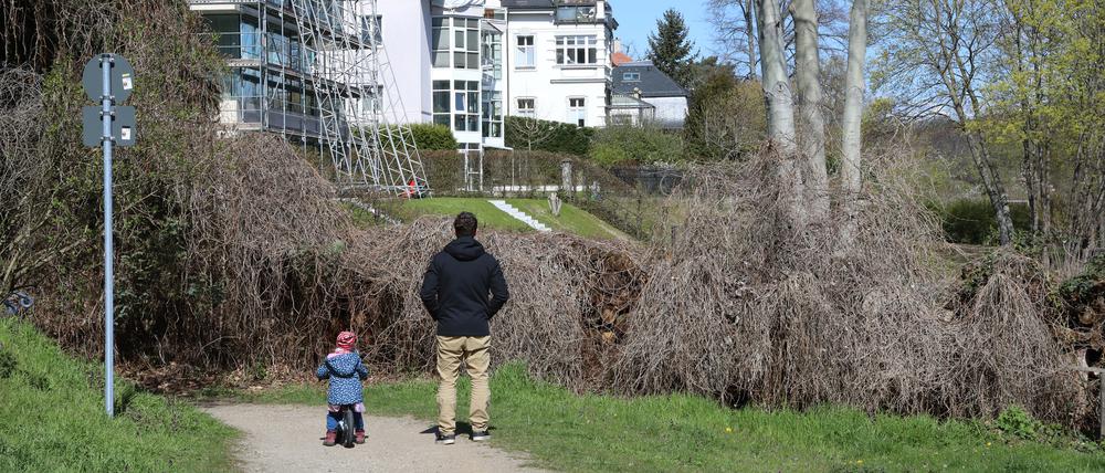 Eine Sperre: Zwei Versuche, den Uferweg wieder zurückzugewinnen, scheiterten vor Gericht.