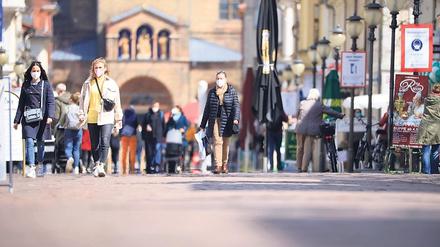 Ab 2022 sollen auf der Brandenburger Straße die neuen Granitplatten verlegt werden. 