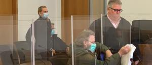 Der Angeklagte und sein Verteidiger Matthias Schöneburg (r.) (Archivfoto).