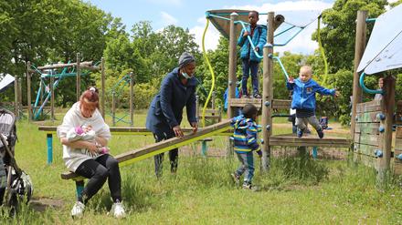Der Spielplatz in der Wolfgang-Staudte-Straße in Drewitz wurde 1993 errichtet. Die Geräte müssen bald erneuert werden. 