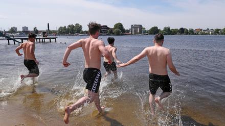 Das Strandbad im Park Babelsberg öffnete am Donnerstag.