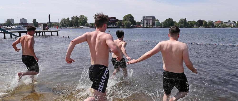 Das Strandbad im Park Babelsberg öffnete am Donnerstag.