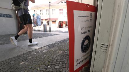 Die Schilder, die in der Brandenburger Straße auf die Maskenpflicht hinwiesen, wurden abgenommen.