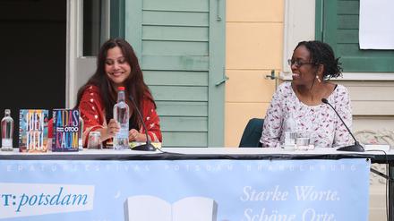Die Autorinnen Mithu Sanyal (l. und Sharon Dodua Otoo bei Lit:potsdam. 