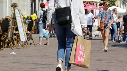 Inzwischen ist in der Brandenburger Straße wieder mehr los.