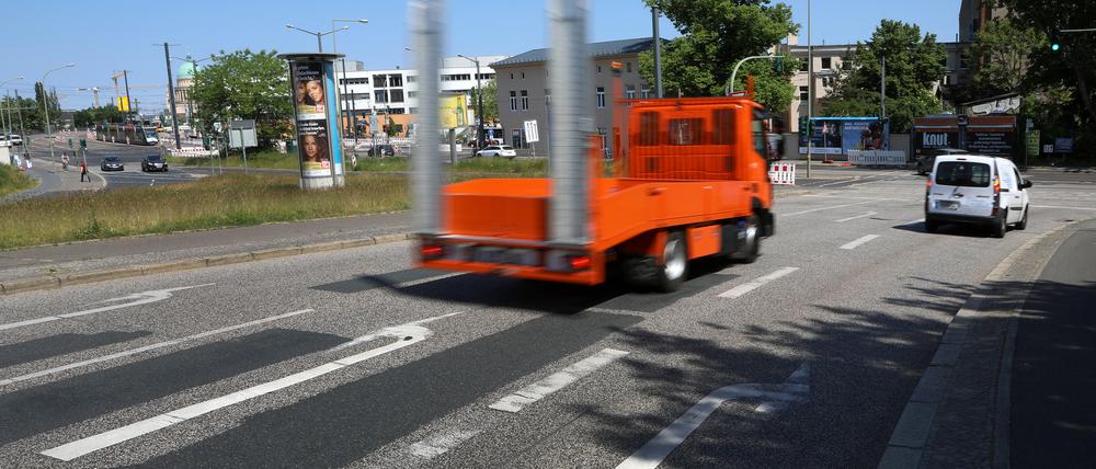 Künftig soll es in der Straße Am Brauhausberg zwei Fahrspuren stadteinwärts geben, eine stadtauswärts.