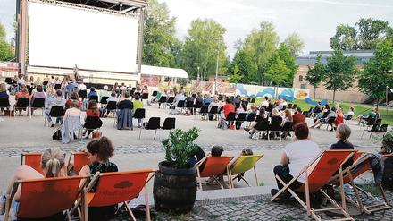 Sommerkino des Potsdamer Waschhaus an der Schiffbauergasse.