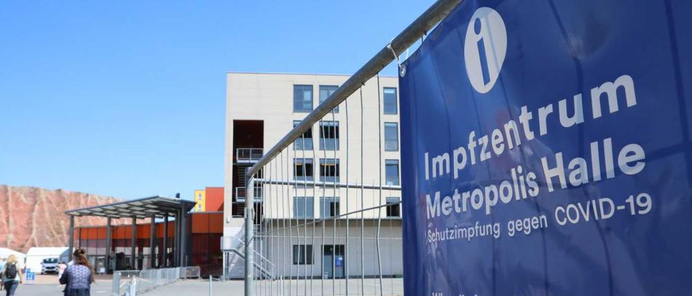 Das Zentrum in der Metropolishalle wird mit drei Impfstraßen weiterbetrieben.
