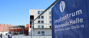 Das Zentrum in der Metropolishalle wird mit drei Impfstraßen weiterbetrieben.