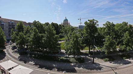 Blick auf den Platz der Einheit. Links im Bild liegt die gleichnamige Straße.