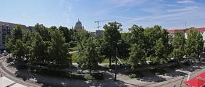 Blick auf den Platz der Einheit. Links im Bild liegt die gleichnamige Straße.