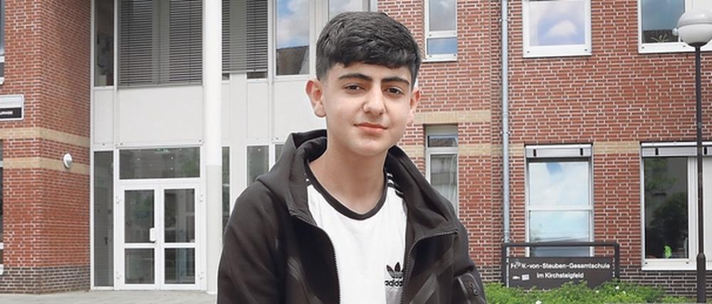 Robar besucht die Steuben-Schule im Kirchsteigfeld und ist jetzt digital ausgestattet. 