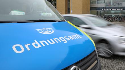 Das Ordnungsamt war in den vergangenen Monaten vor allem mit der Durchsetzung der Corona-Regeln beschäftigt (Symbolbild).