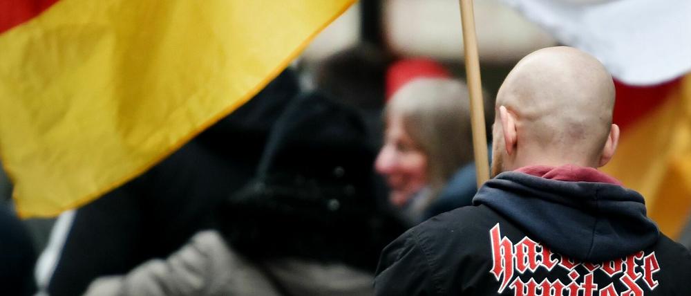 Die Zahl der Rechtsextremen ist erneut gestiegen (Symbolbild).