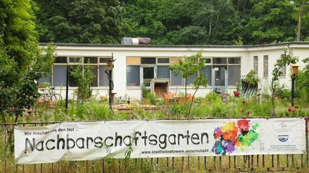 Am Lottenhof in der Geschwister-Scholl-Straße 34 entsteht unter anderem ein Atelier und ein energieautarkes Gewächshaus.