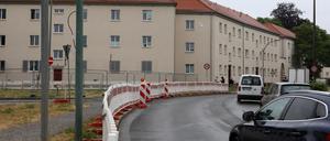 Die ersten Verkehrseinschränkungen an der Behlertstraße gibt es schon, am 15. Juli folgt die Vollsperrung.