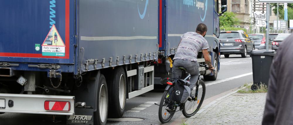 Vor allem für Radfahrer wurde es vor ihrer noch laufenden Sanierung oftmals eng auf der Behlertstraße.