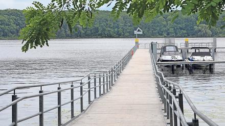 Der neue Steg des Quartiers Jungfernsee Belvederes liegt direkt am Uferweg, der bis in den Neuen Garten führt.