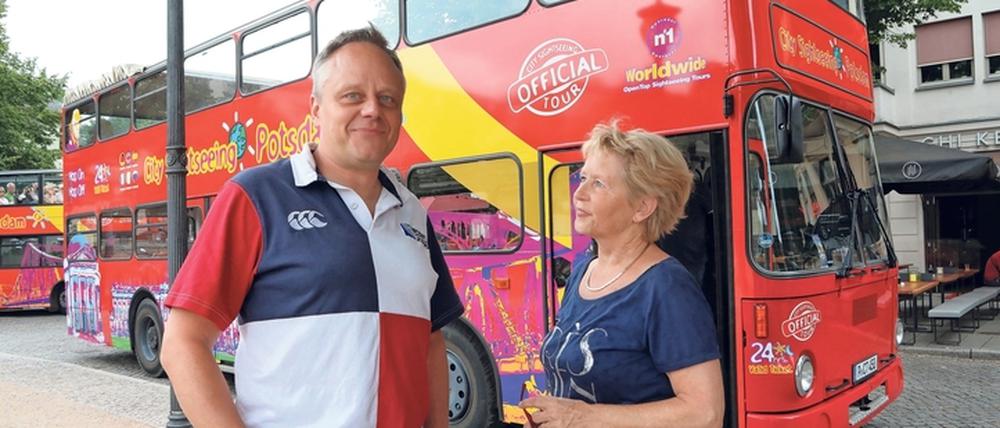 Der erste reguläre E-Bus auf Potsdams Straßen ist der Doppeldecker von Dirk Poguntke und Susanne Lang.