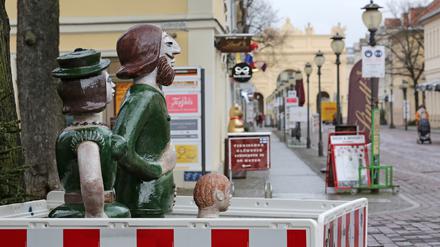 Die Figurengruppe Familie Grün wurde erneut beschädigt.