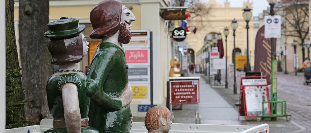 Die Figurengruppe Familie Grün wurde erneut beschädigt.